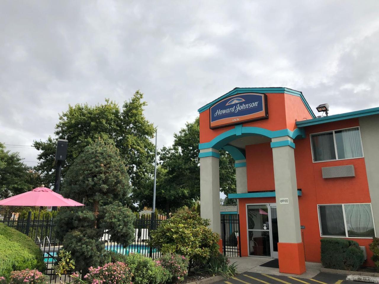Howard Johnson By Wyndham Salem Ngoại thất bức ảnh