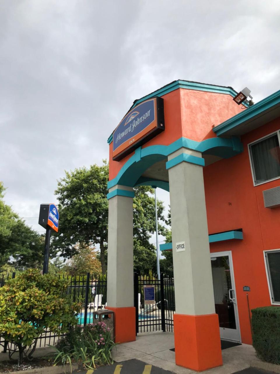 Howard Johnson By Wyndham Salem Ngoại thất bức ảnh